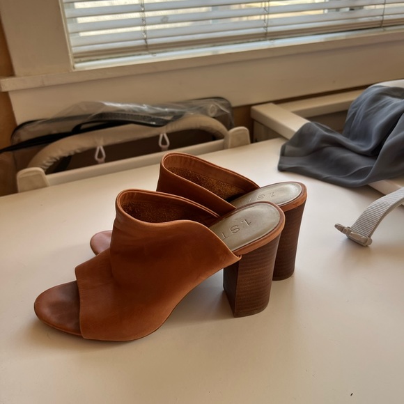 1. State pleather heels - Picture 2 of 4